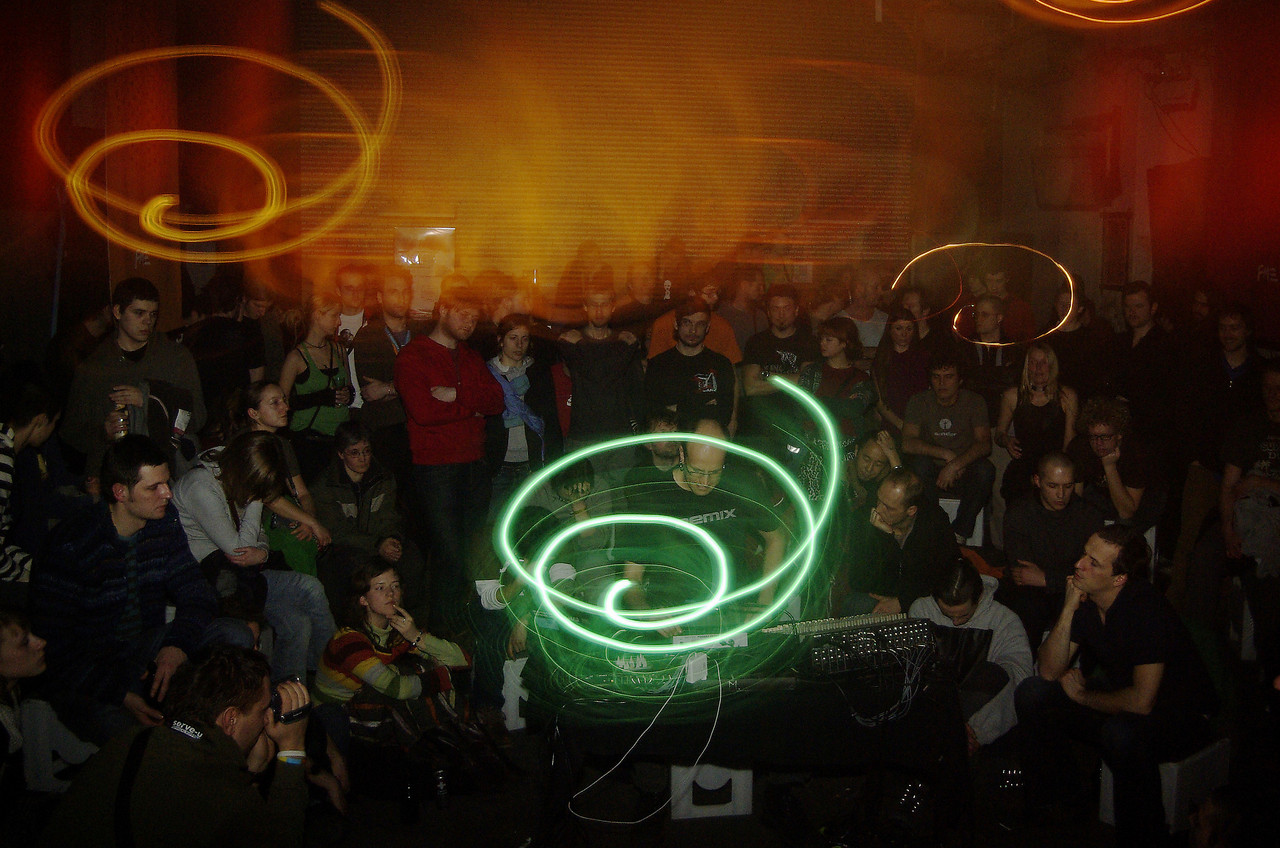 Robert Henke performs »Layering Buddha« at CTM 2007, Maria am Ostbahnhof