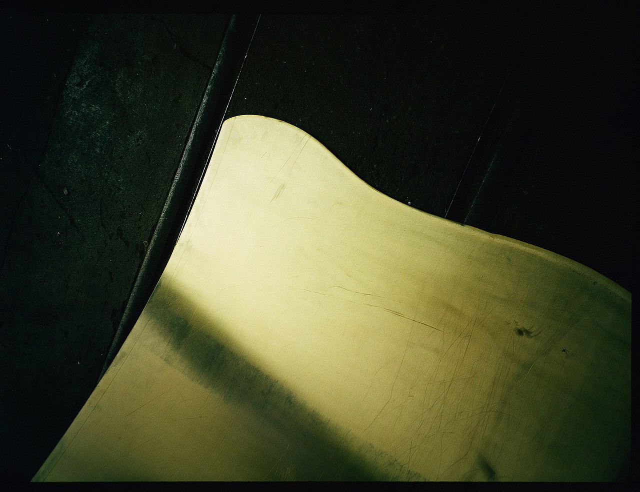 Closeup of brass sheet created for »Incantations«