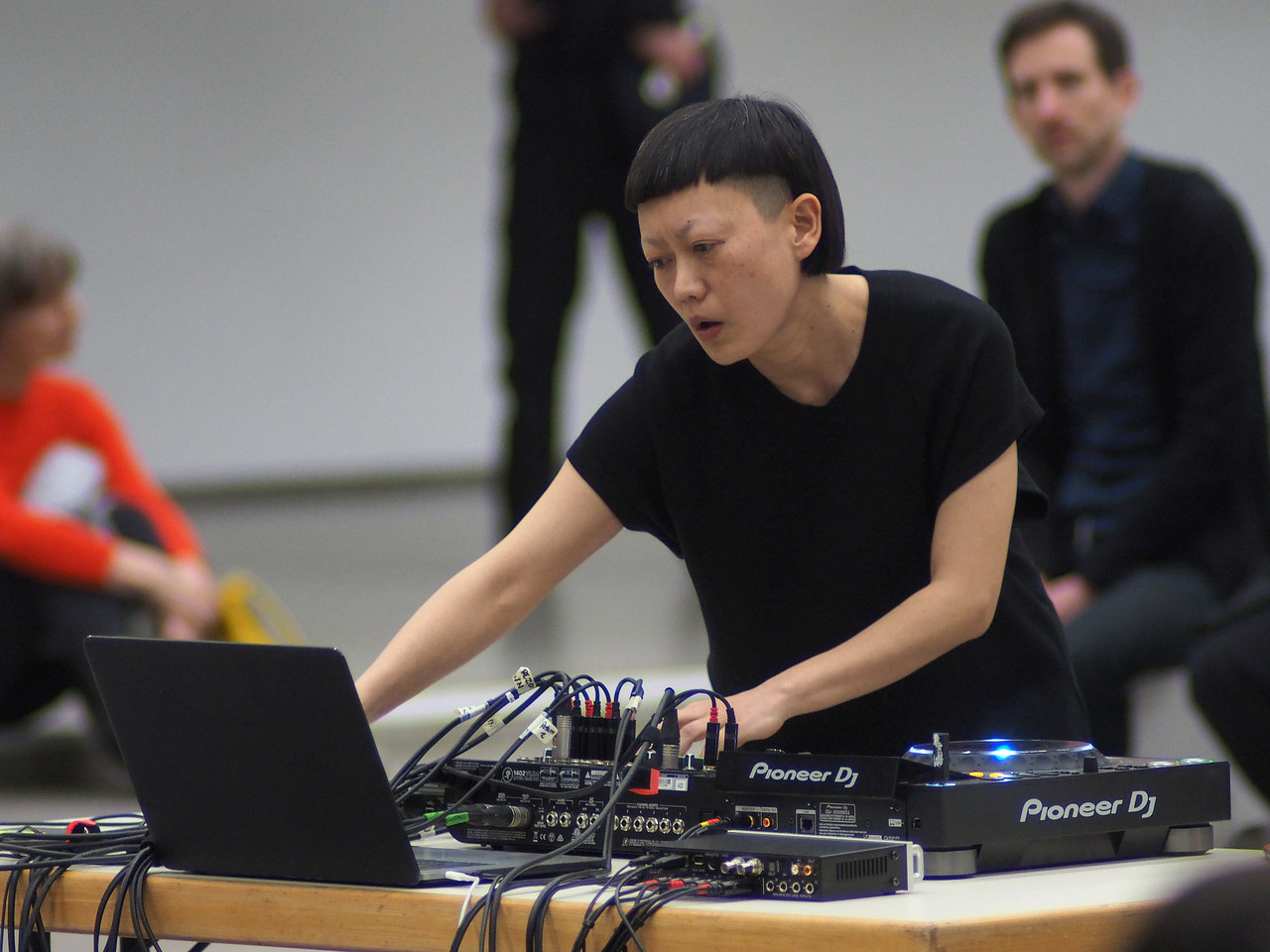 Mieko Suzuki as part of Contagious performing at »Bergama Stereo« at Hamburger Bahnhof