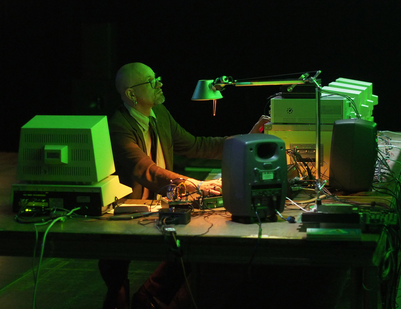Robert Henke performs »CBM 8032 AV« at radialsystem