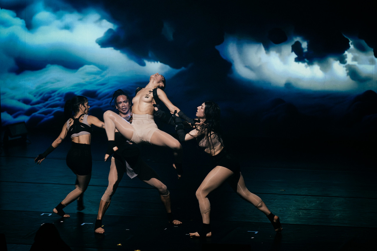 »Cortex« by KDV Performance group with Tayhana and Hamill Industries at Volksbühne