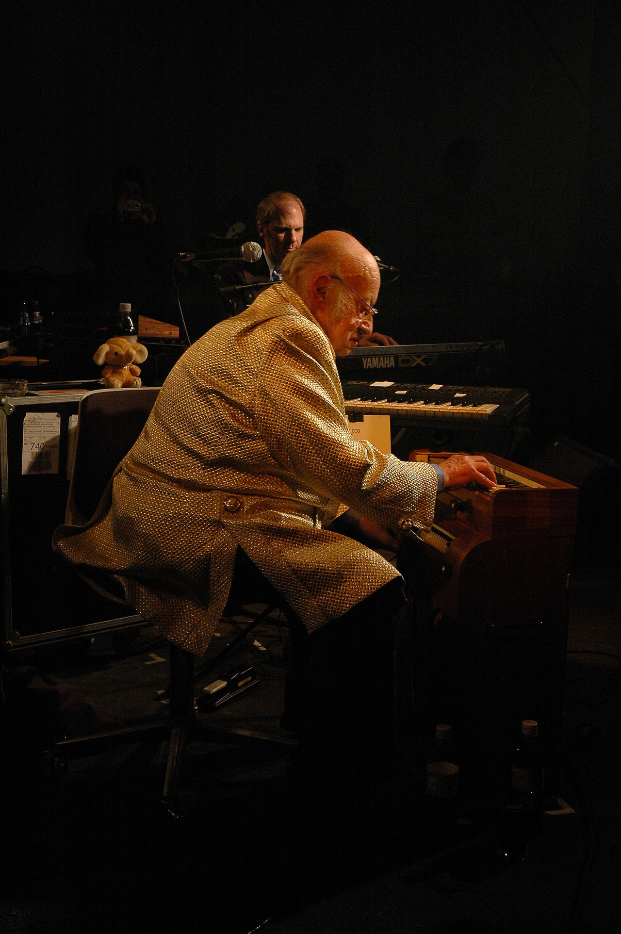 Jean-Jacques Perrey performs with Dana Countryman, CTM 2006, Maria am Ostbahnhof