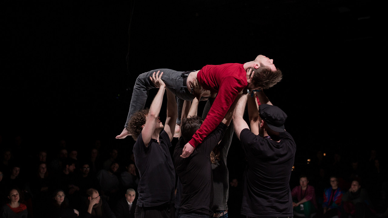 Performance »The Non-Present Performer« by Karel van Laere